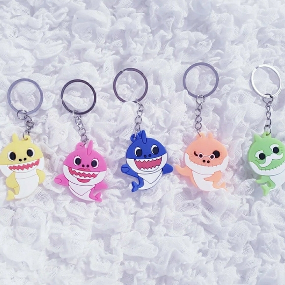 BUNDLE Baby Shark Bracelets & Key chains - Picture 2 of 7